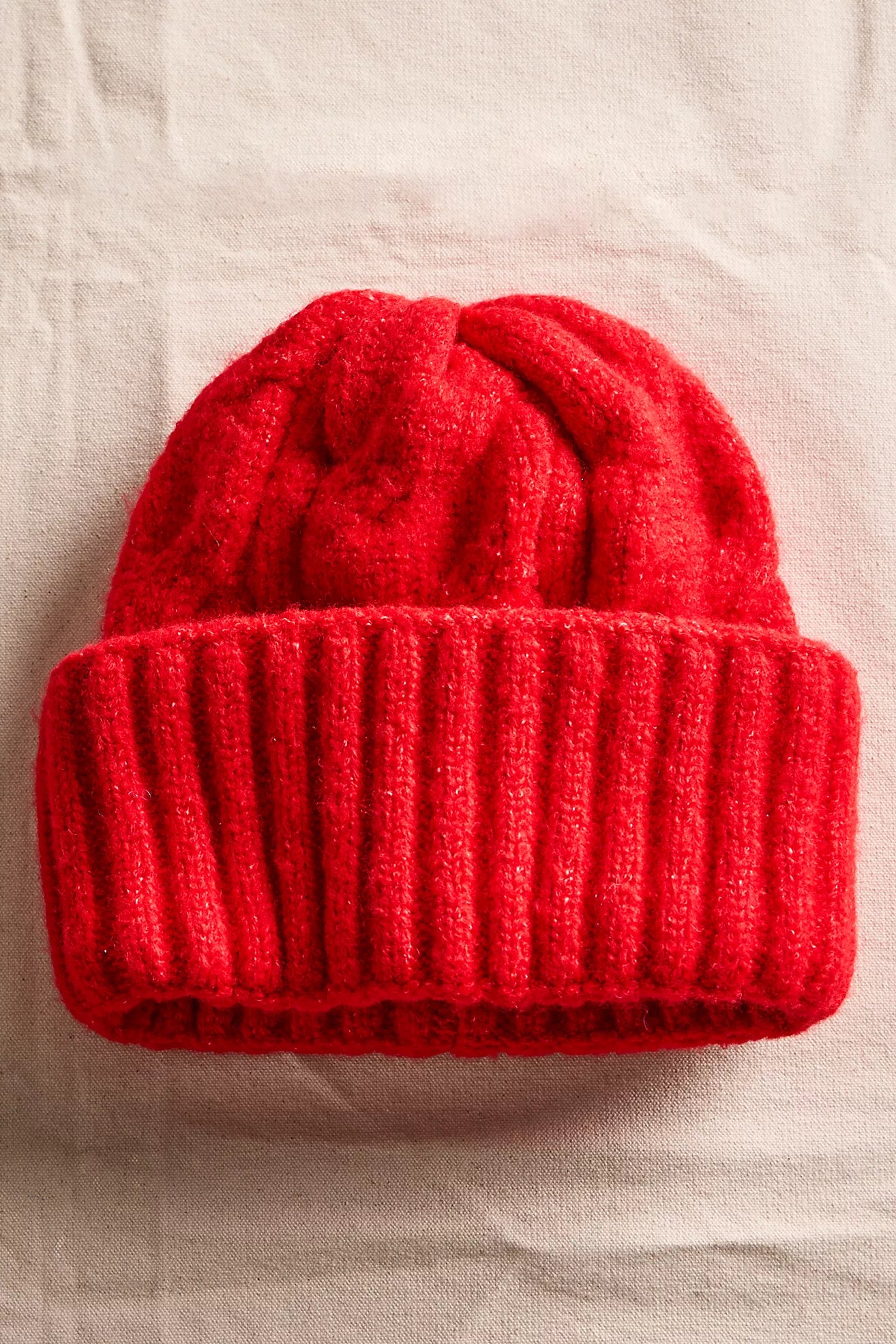MUST HAVE CABLE KNIT BEANIE