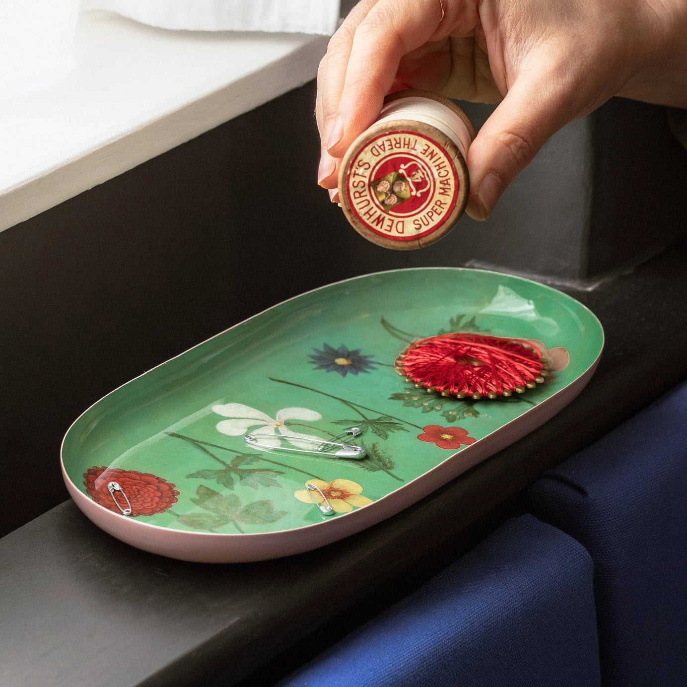 FESTIVAL FLOWERS ENAMEL TRAY