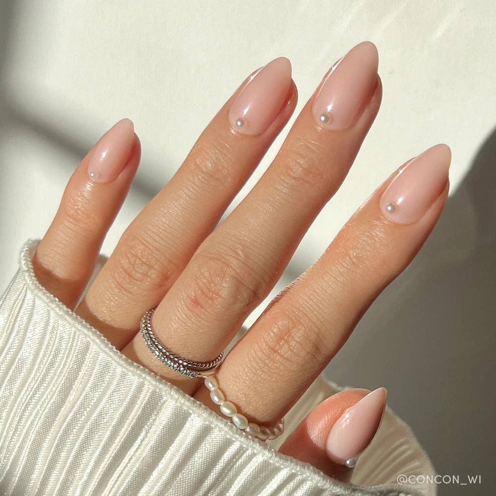 PEARL PRESS ON NAILS