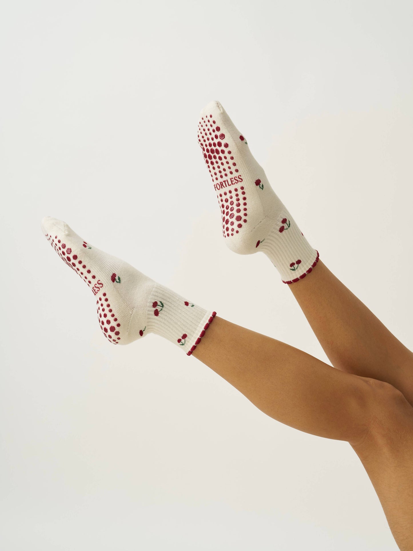 LITTLE CHERRY PILATES GRIP SOCKS