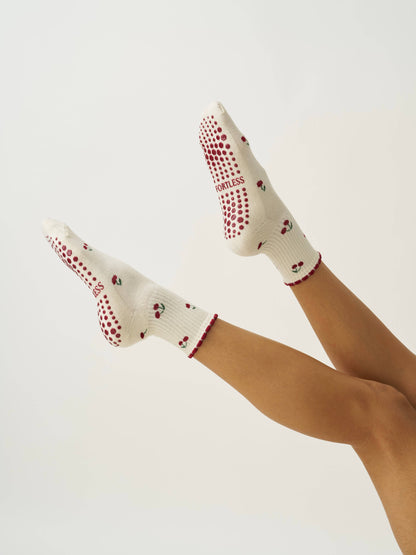 LITTLE CHERRY PILATES GRIP SOCKS