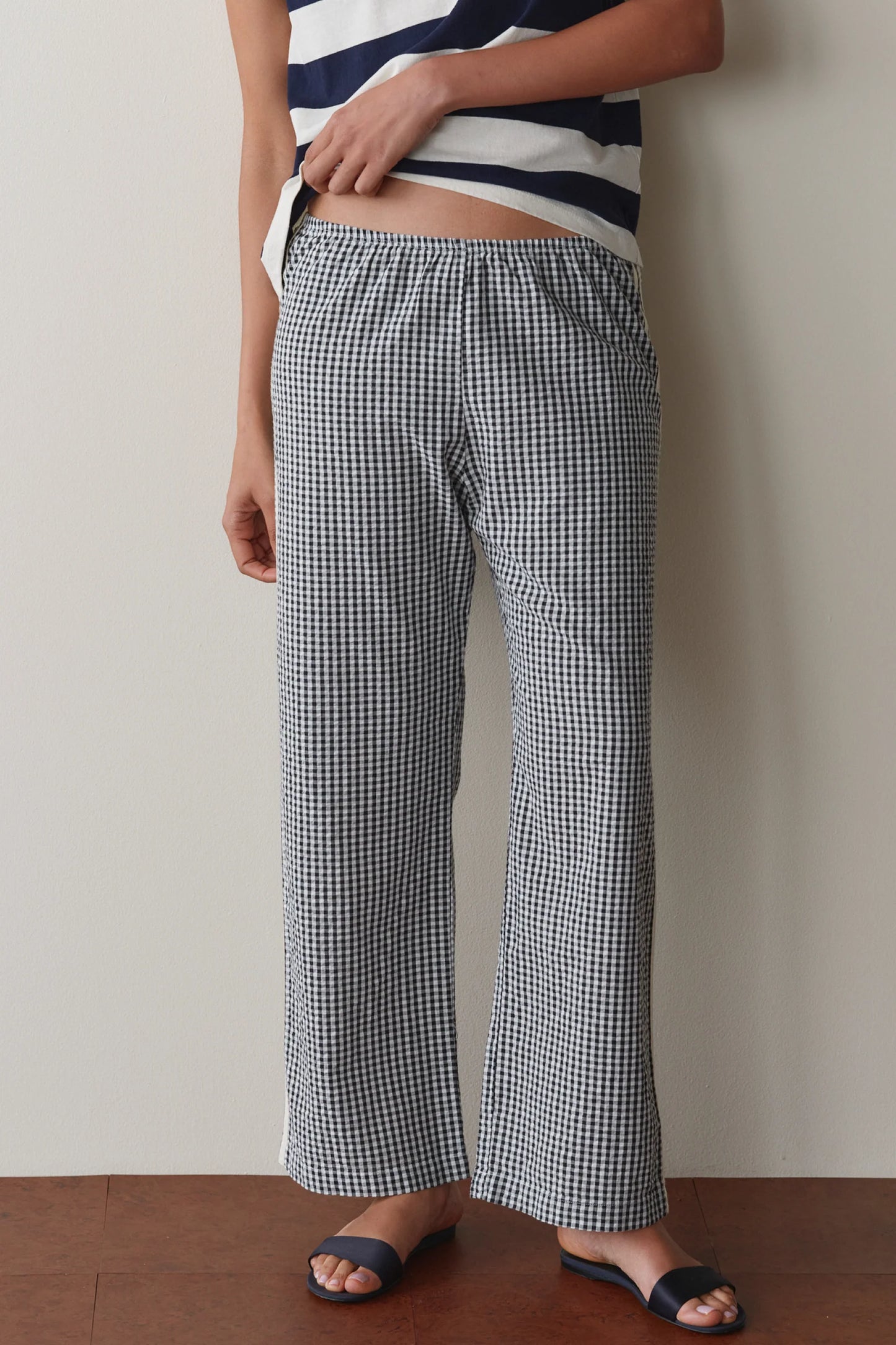 THE COTTON GINGHAM STRIPE CROP PANT