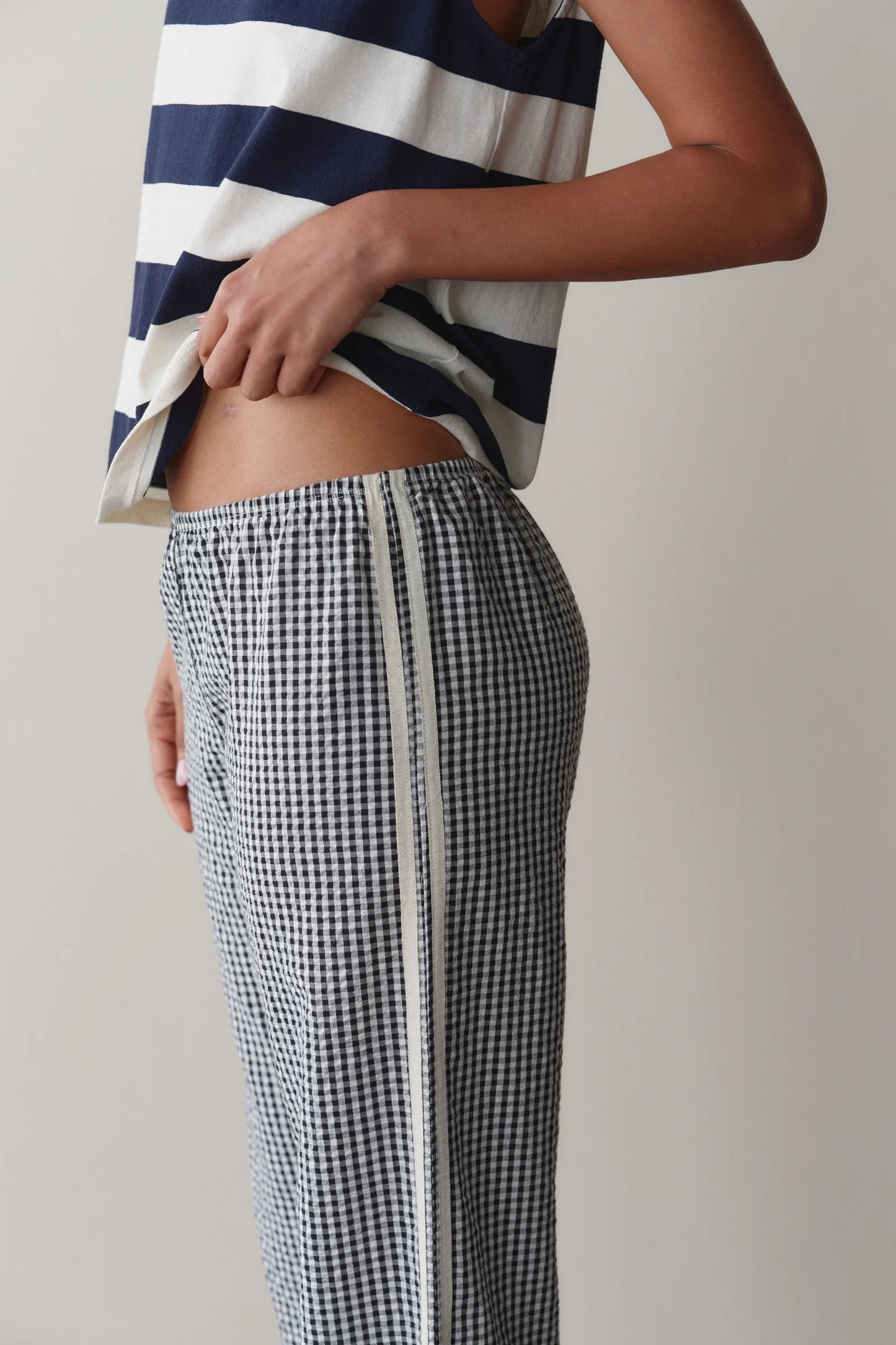 THE COTTON GINGHAM STRIPE CROP PANT