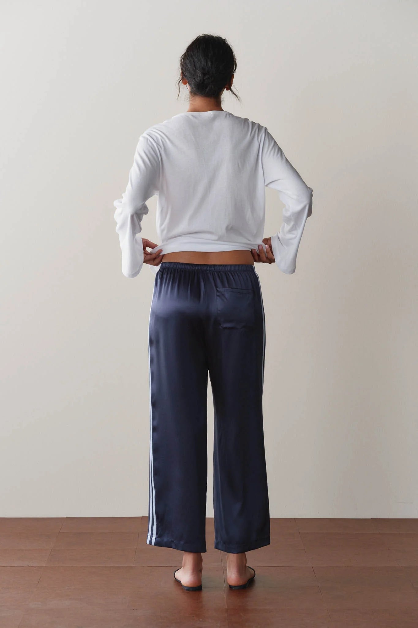NAVY/CLOUD SILK STRIPE CROP PANT