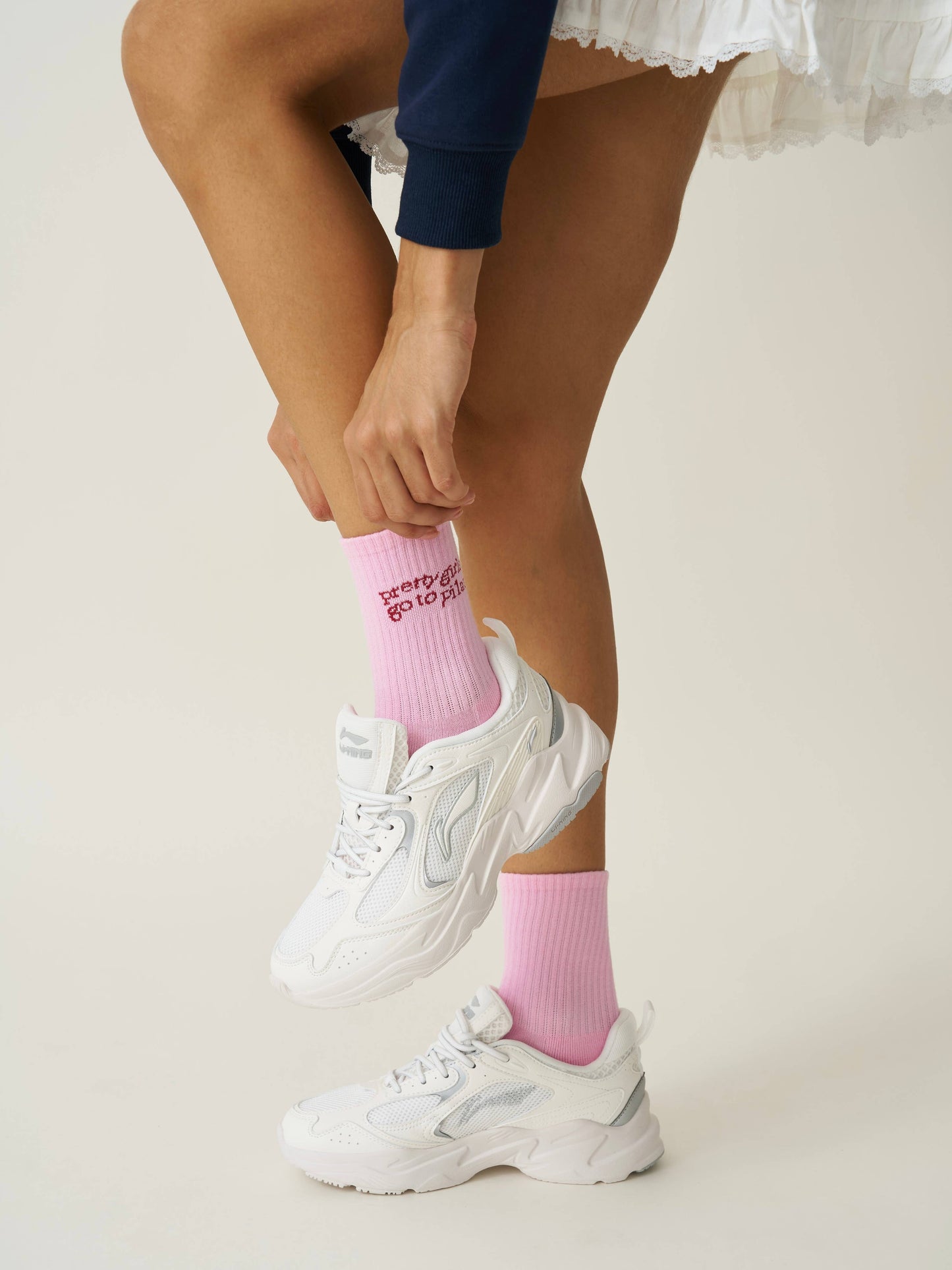 PRETTY GIRLS GO TO PILATES GRIP SOCKS