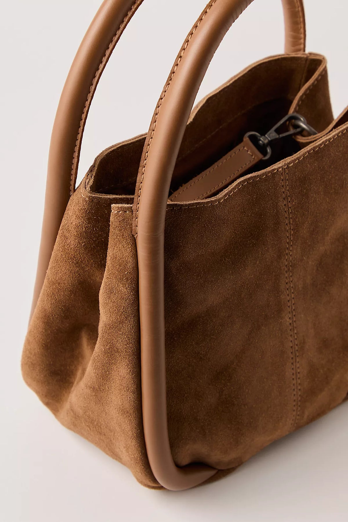 BARLOW SUEDE BUCKET BAG