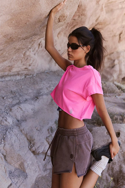 HOT SHOT CROPPED TEE
