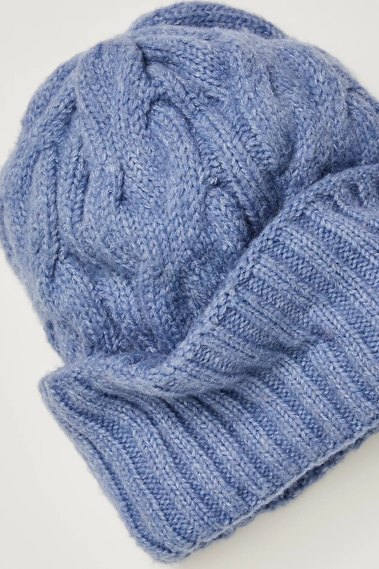 MUST HAVE CABLE KNIT BEANIE