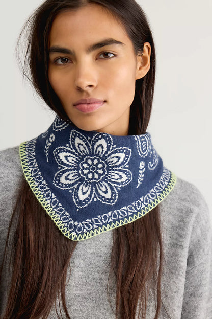 CARMEN KNITTED TRIANGLE SCARF
