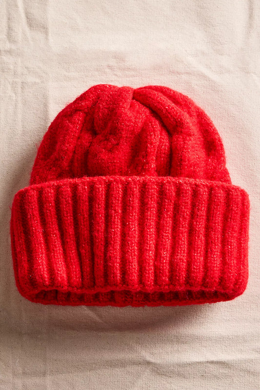 MUST HAVE CABLE KNIT BEANIE