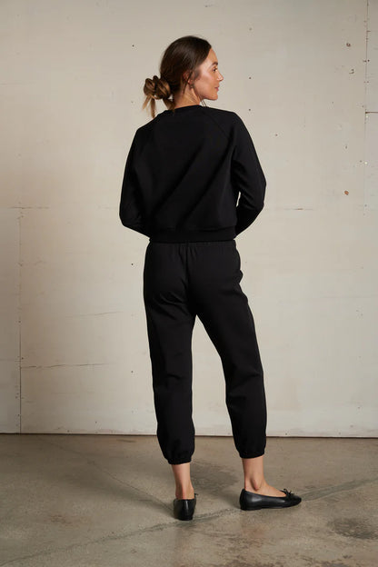 LUCIA TRAVEL RAGLAN CREW NECK