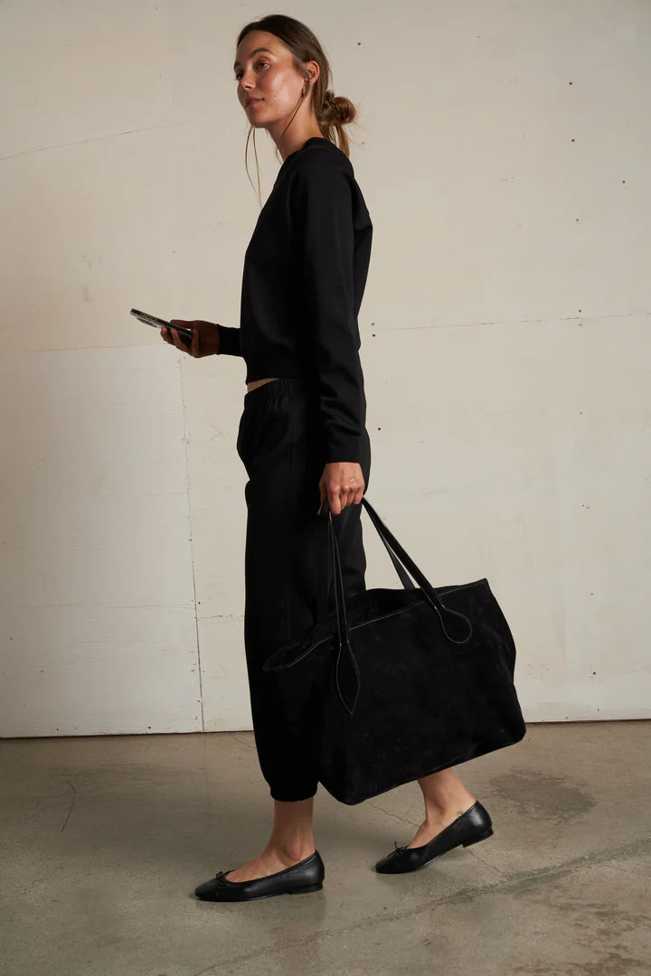 LUCIA TRAVEL RAGLAN CREW NECK