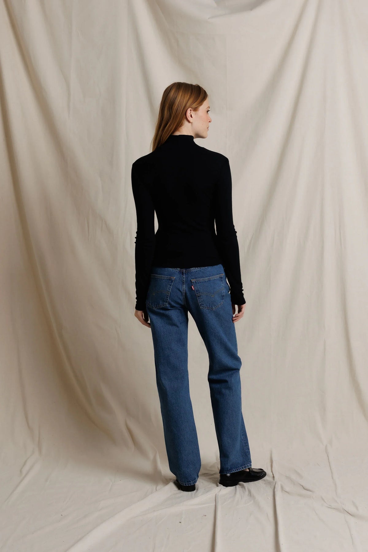 TATI SOLID CASHMERE RIB TURTLE NECK